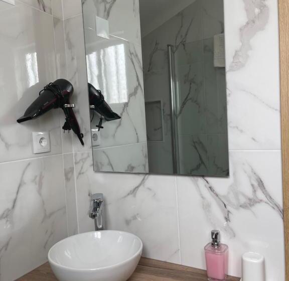 住宿加早餐  Nova Delpa Al