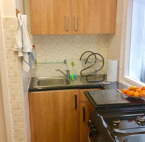 住宿加早餐  Station House