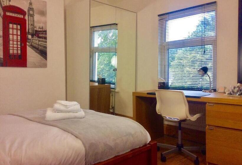 住宿加早餐  Station House