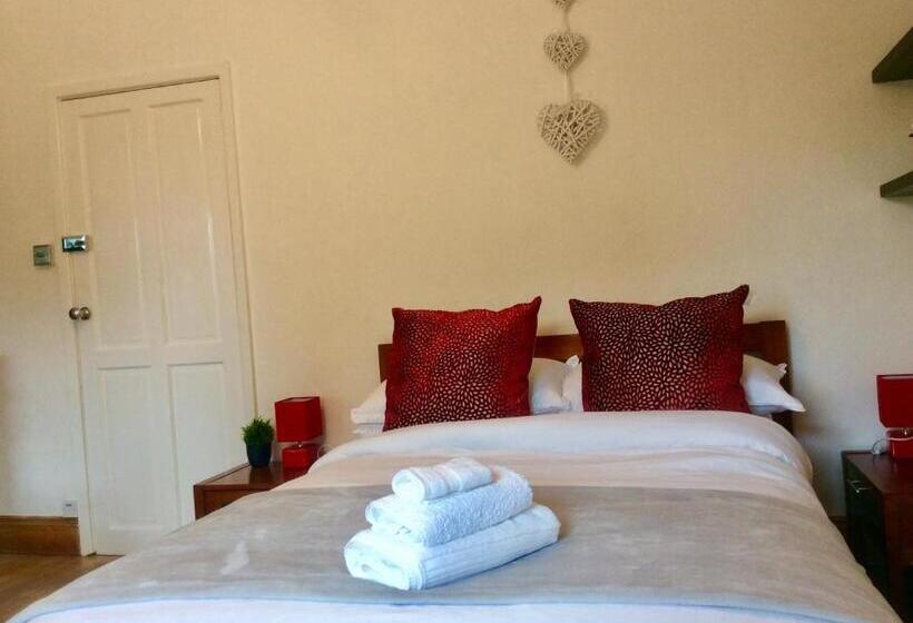 住宿加早餐  Station House