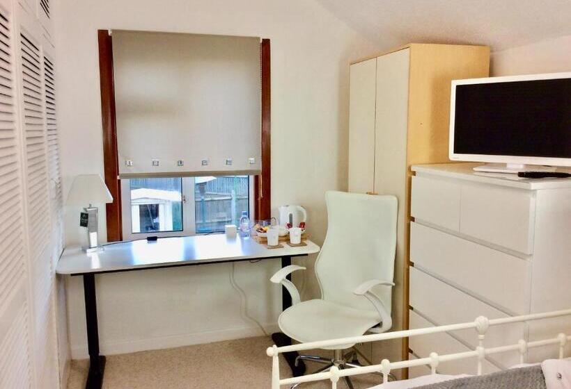 住宿加早餐  Station House