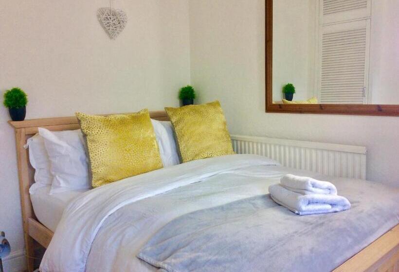 住宿加早餐  Station House