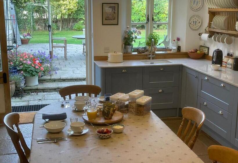 צימר The Long House