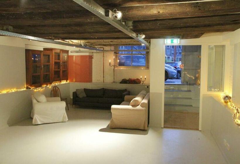 צימר Top Notch Apartment Along Canal In Historic Centre