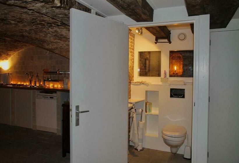 مبيت وإفطار Top Notch Apartment Along Canal In Historic Centre