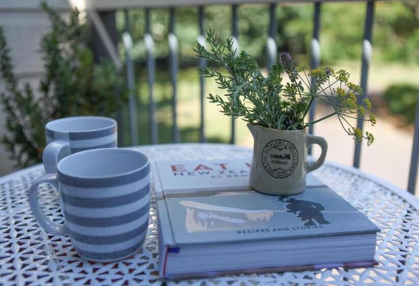 Cedar Park Bed & Breakfast