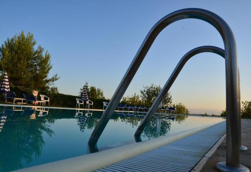 فندق Agriturismo Santa Barbara Country House