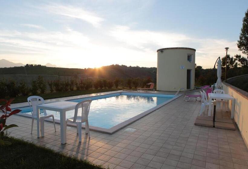 호텔 Agriturismo Terra Dei Falchi