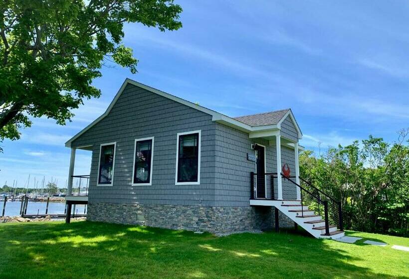 هتل Harbor View Landing