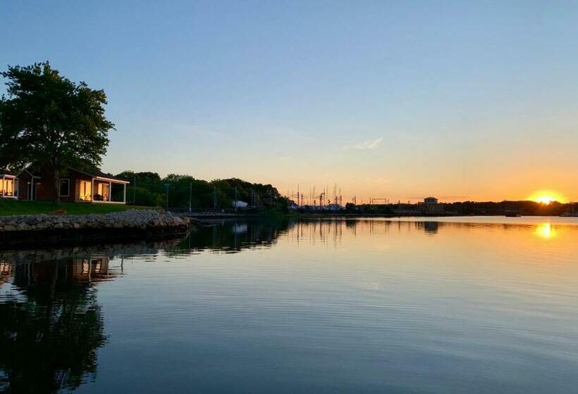 هتل Harbor View Landing