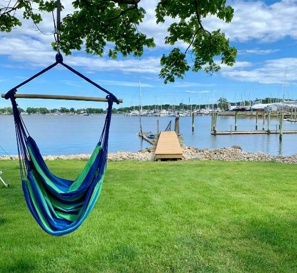 هتل Harbor View Landing