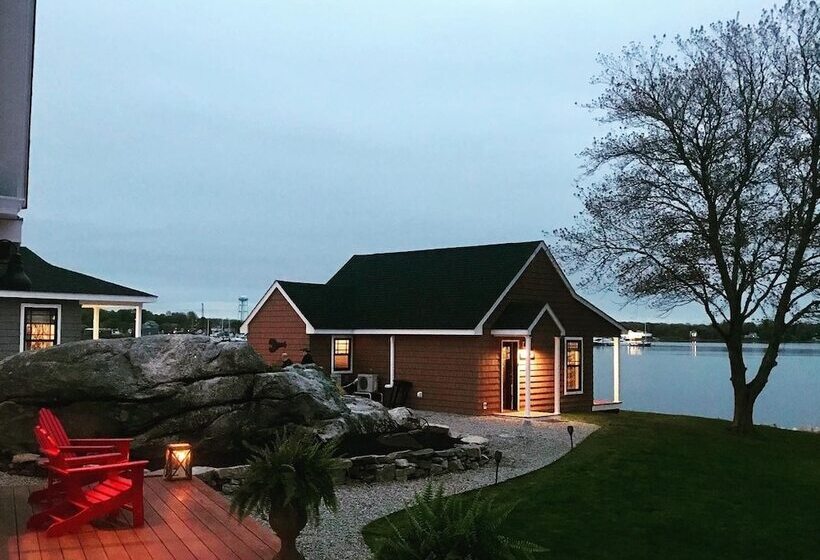 هتل Harbor View Landing