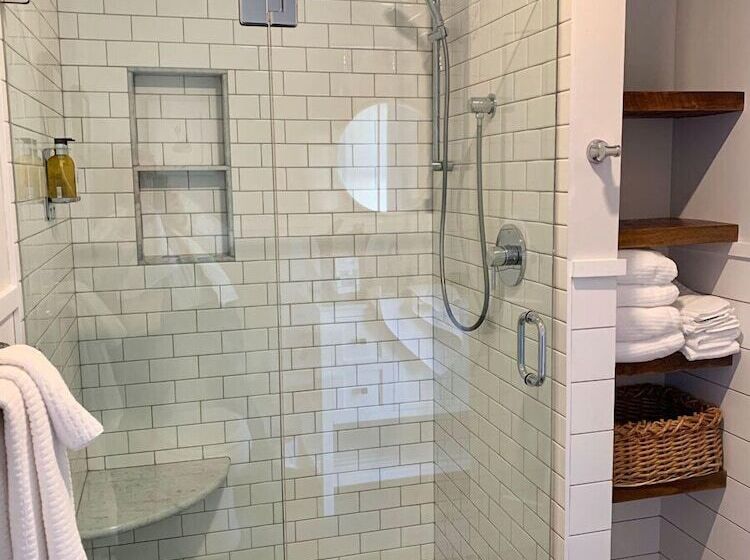 هتل Harbor View Landing