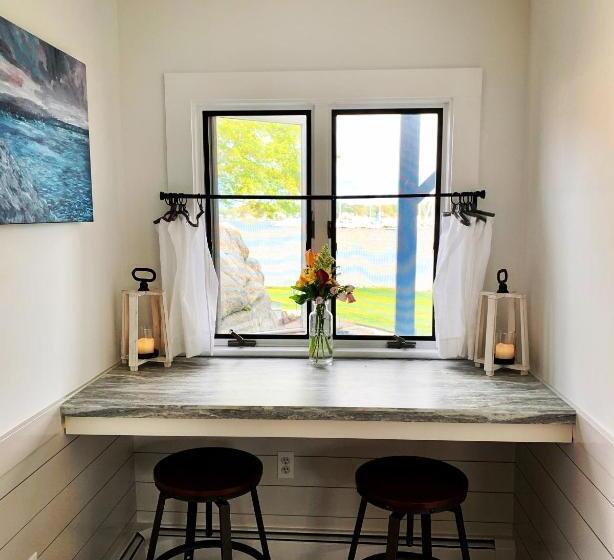 هتل Harbor View Landing