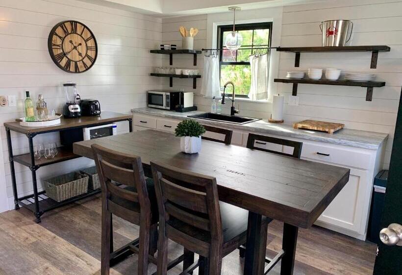 هتل Harbor View Landing