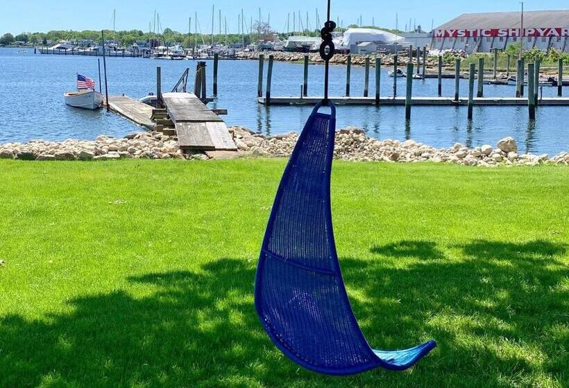 هتل Harbor View Landing