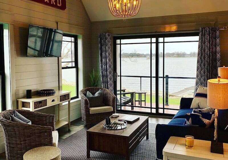 هتل Harbor View Landing