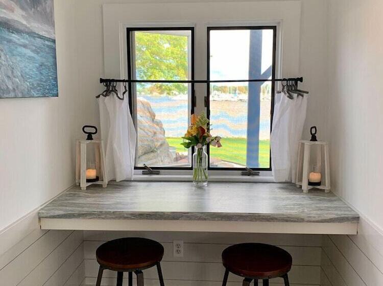 هتل Harbor View Landing