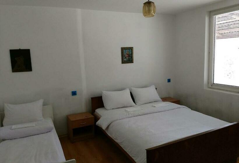 פנסיון Bungalows Zdravets