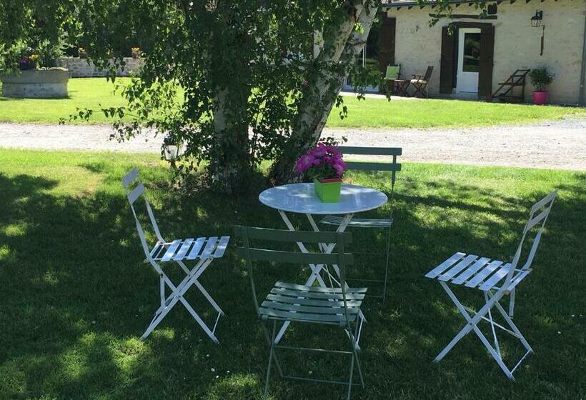 بنسيون Domaine Des Cossères