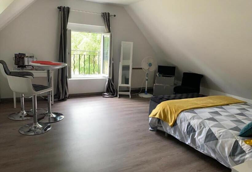 بنسيون Domaine Des Cossères