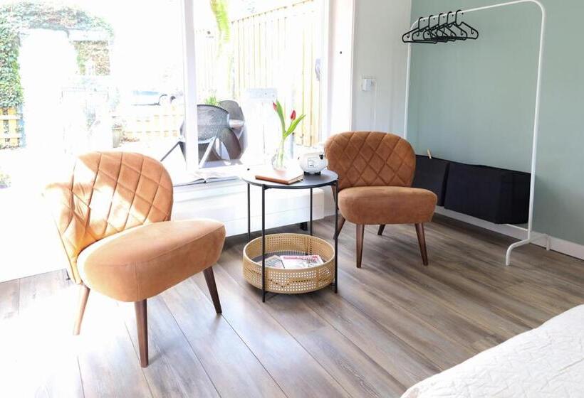 פנסיון Huisje Sasa