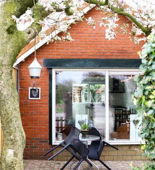 פנסיון Huisje Sasa