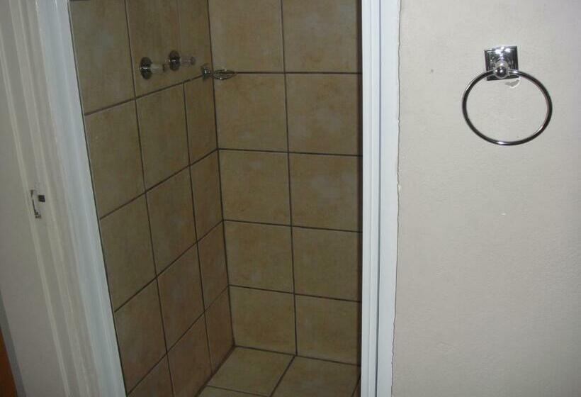 بنسيون Kudu Cottages