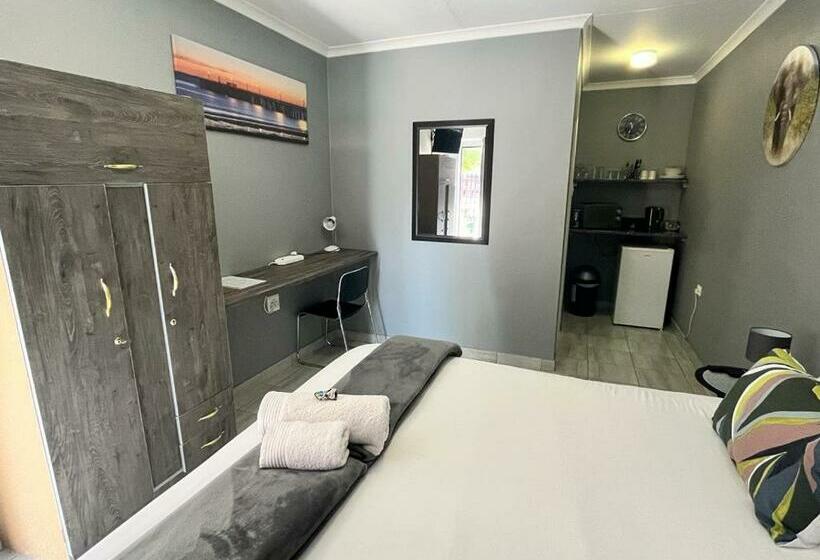 بنسيون Kudu Cottages