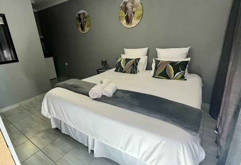 بنسيون Kudu Cottages