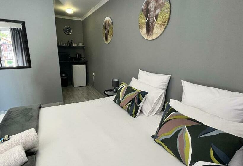 بنسيون Kudu Cottages