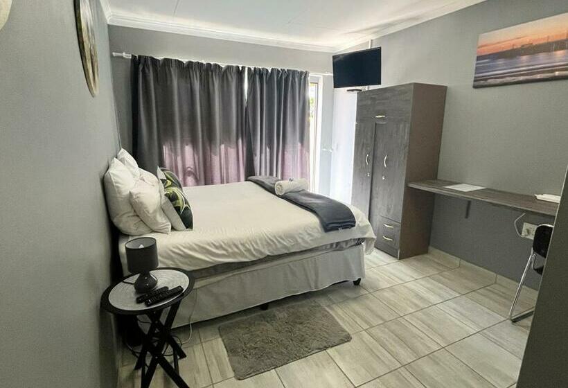 بنسيون Kudu Cottages