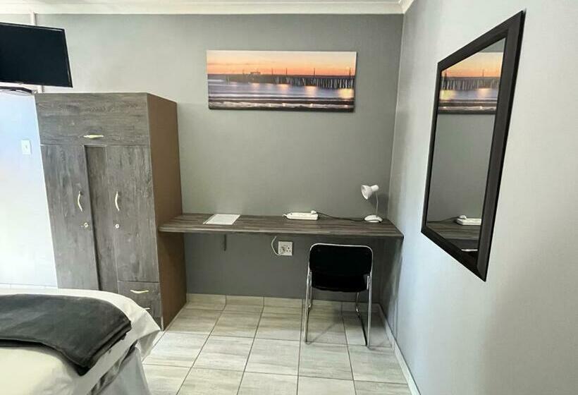 بنسيون Kudu Cottages