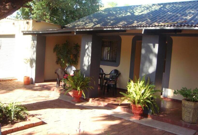 بنسيون Kudu Cottages