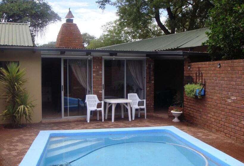 بنسيون Kudu Cottages