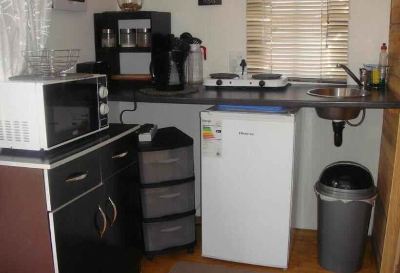 بنسيون Kudu Cottages