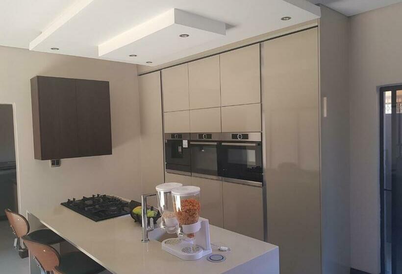 ペンション Maraba Manor