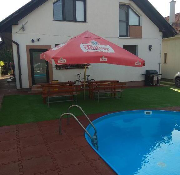 펜션 Penzionhanarobo