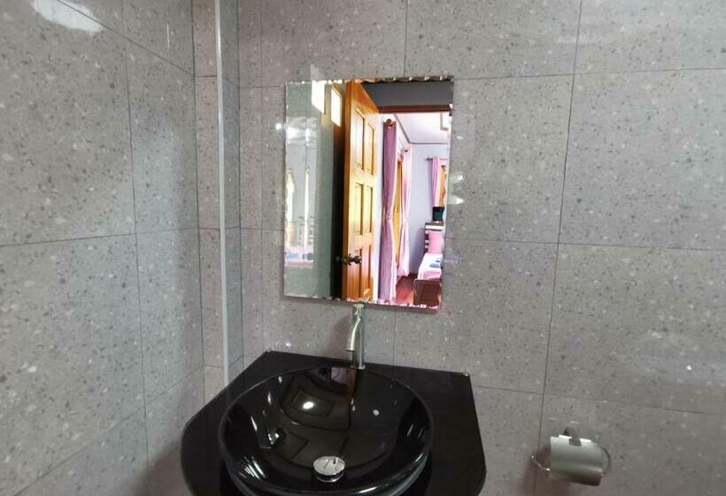 Пансион Walk In Homestay