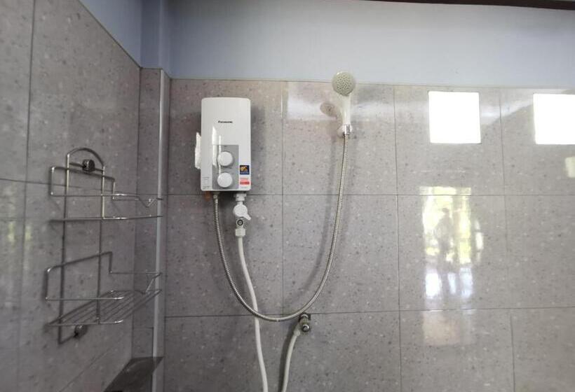 Пансион Walk In Homestay