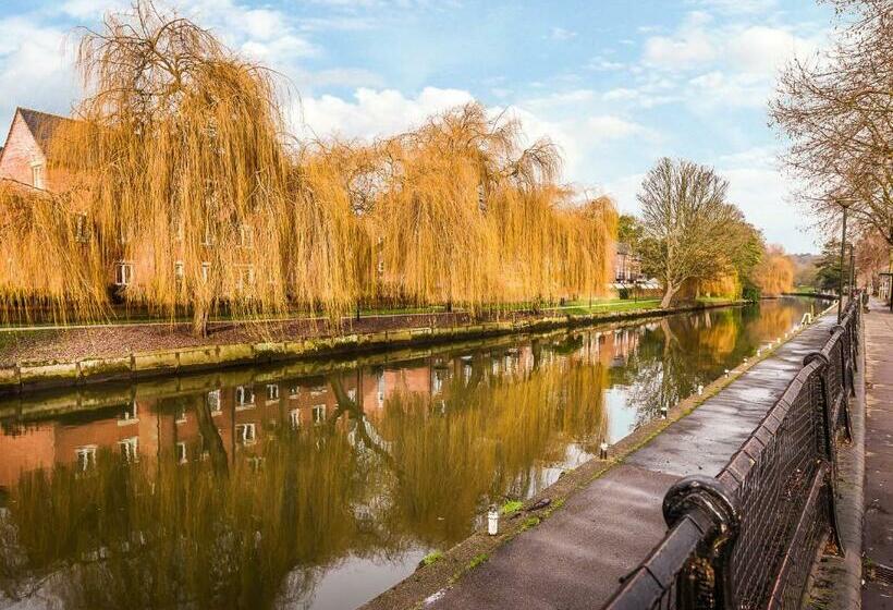 Bed and Breakfast 1 Riverside Apartments