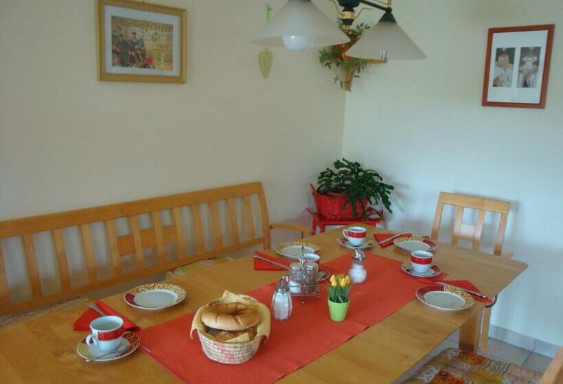 ベッドアンドブレックファースト Haus Camelia