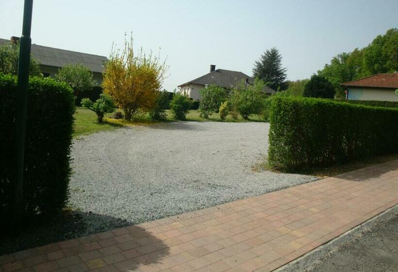 ベッドアンドブレックファースト Haus Camelia