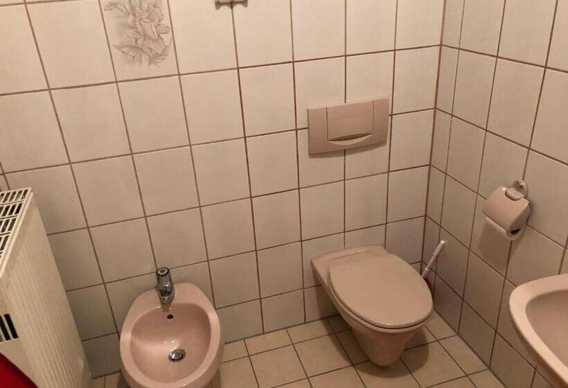 ベッドアンドブレックファースト Haus Camelia