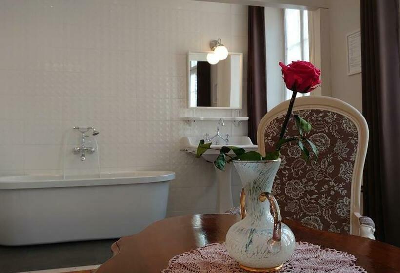 مبيت وإفطار La Maison Serrurier   Chambres D’hôtes