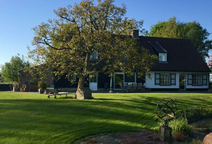 Bed and Breakfast Logies De Meerkoet