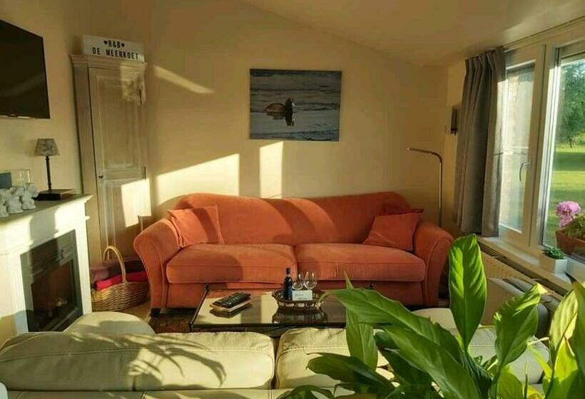 Bed and Breakfast Logies De Meerkoet