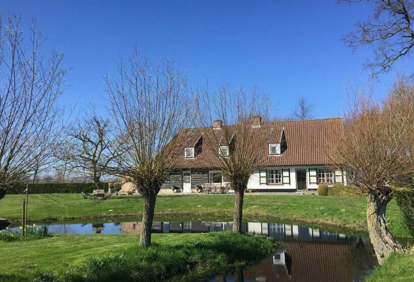 Bed and Breakfast Logies De Meerkoet