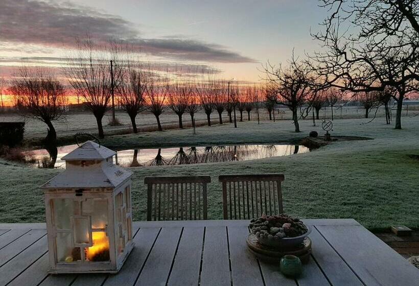 Bed and Breakfast Logies De Meerkoet