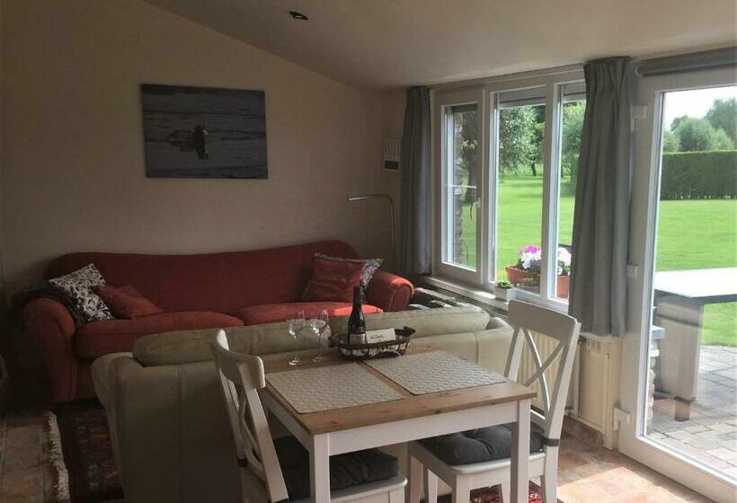 Bed and Breakfast Logies De Meerkoet